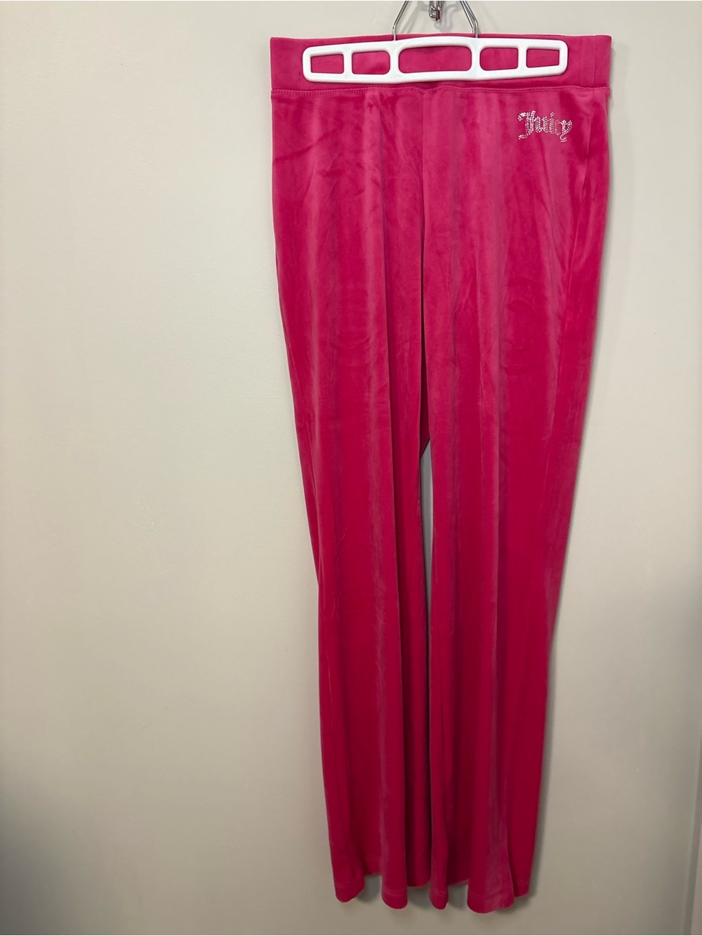 Y2K Juicy Couture Velour Hot Pink Pant, Front “Juicy” Bedazzled Detail